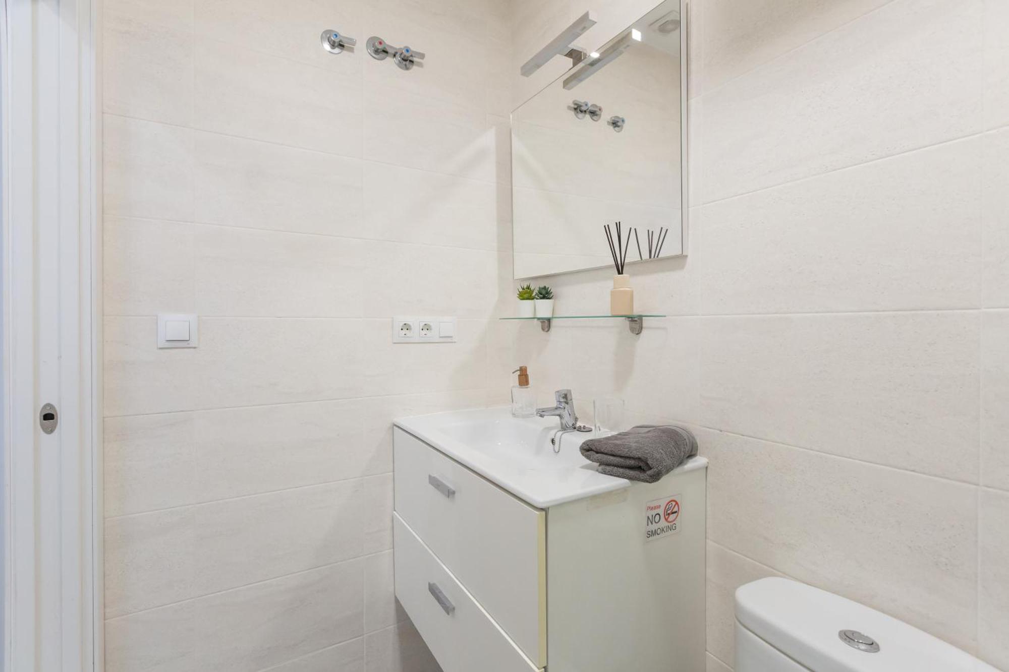 Santa Lucia - 1 Bedroom In The Heart Of The Centre *